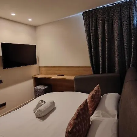 Toc Hostal *